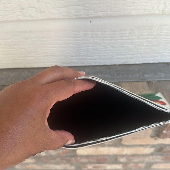 Marc Jacobs animal print cosmetic bag good condition - Picture 3 of 3